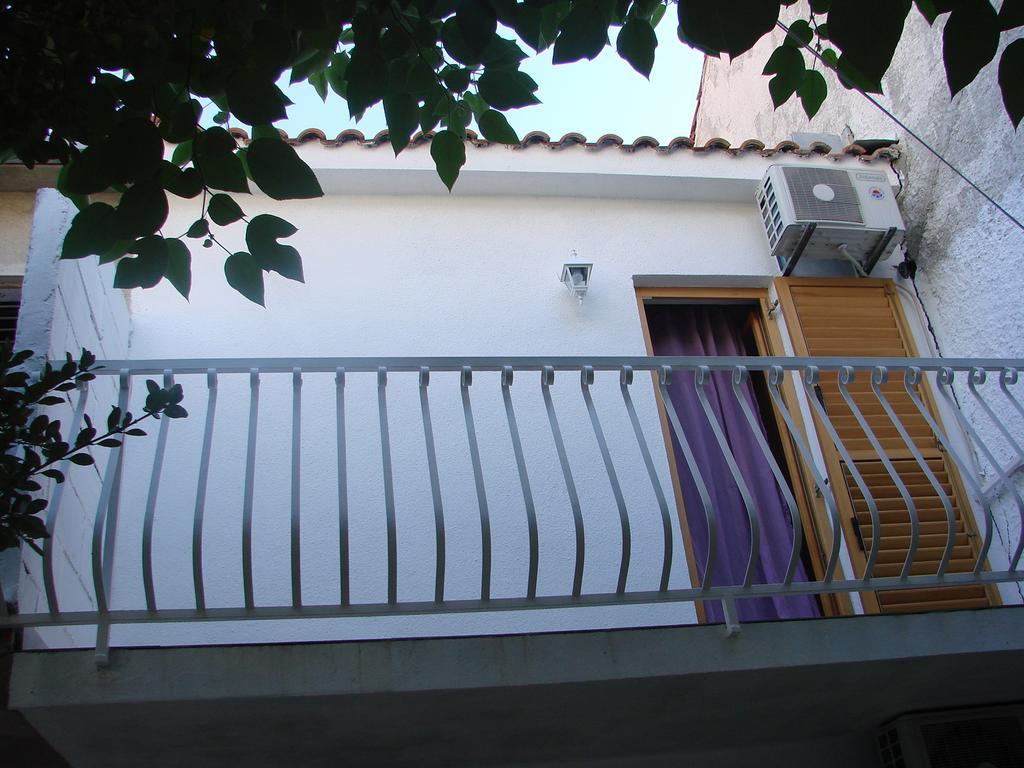 Apartman Restovic Bol Esterno foto