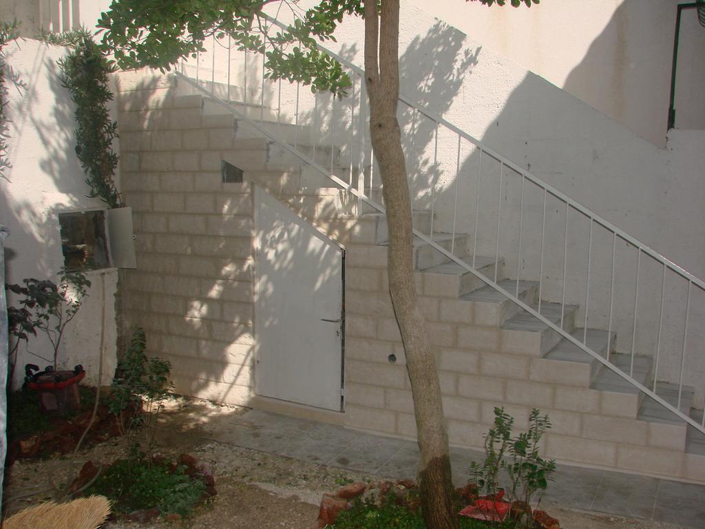 Apartman Restovic Bol Esterno foto