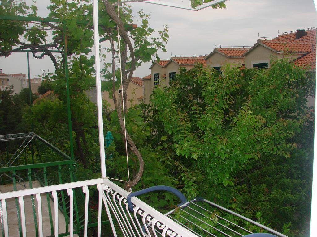 Apartman Restovic Bol Esterno foto