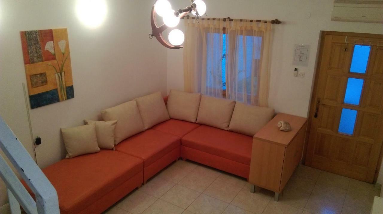 Apartman Restovic Bol Esterno foto