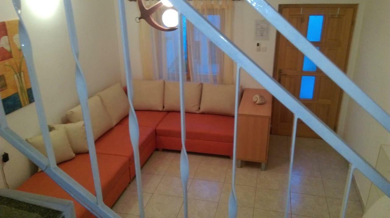 Apartman Restovic Bol Esterno foto