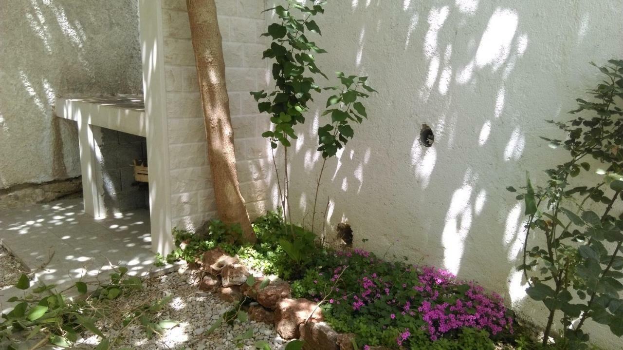 Apartman Restovic Bol Esterno foto