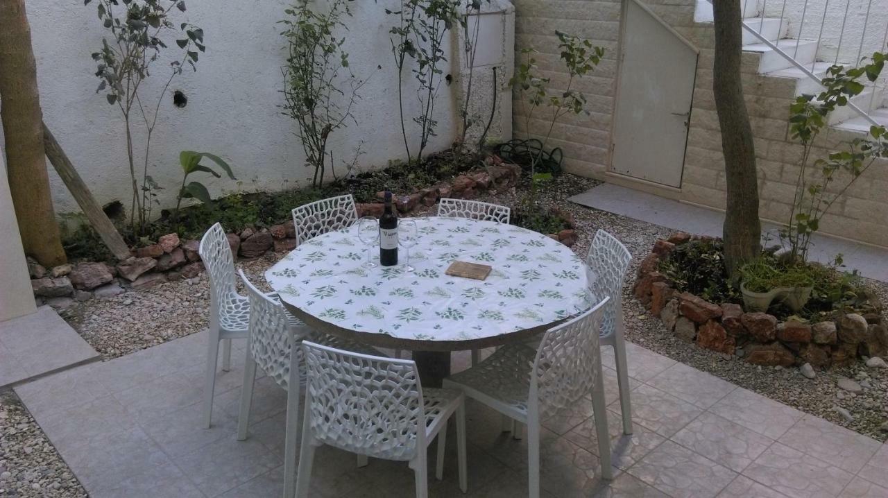 Apartman Restovic Bol Esterno foto