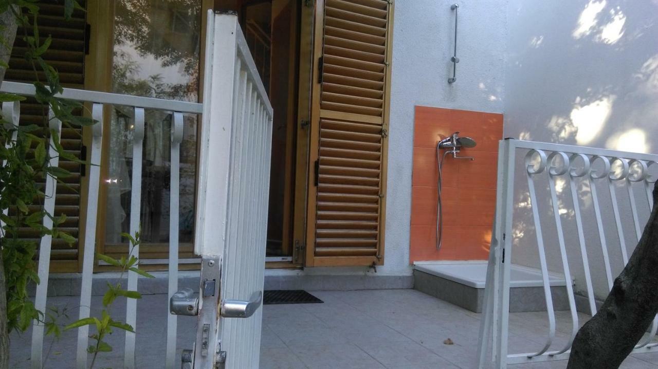 Apartman Restovic Bol Esterno foto