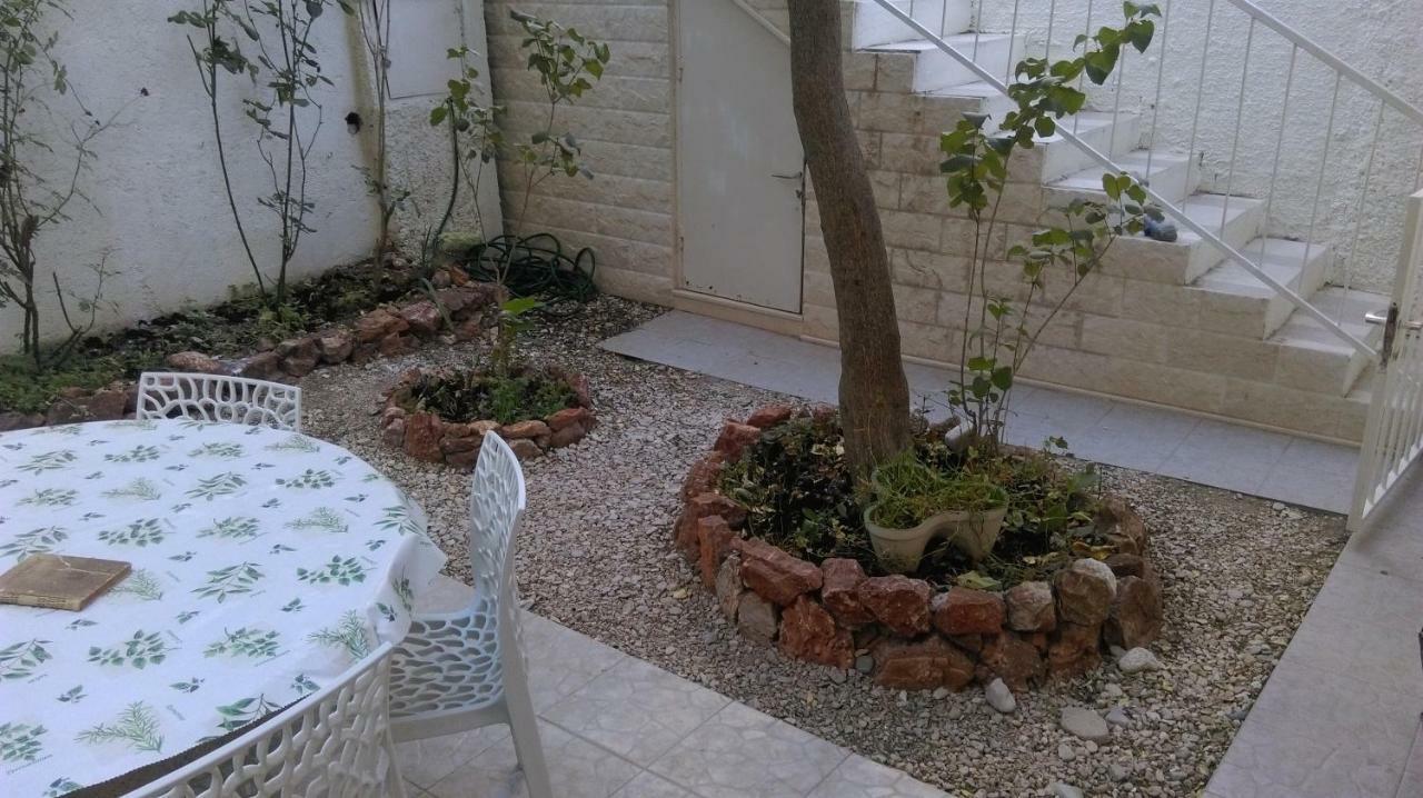 Apartman Restovic Bol Esterno foto