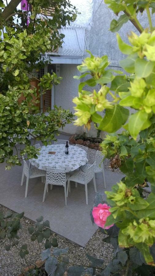 Apartman Restovic Bol Esterno foto