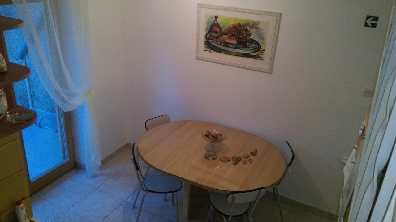 Apartman Restovic Bol Esterno foto