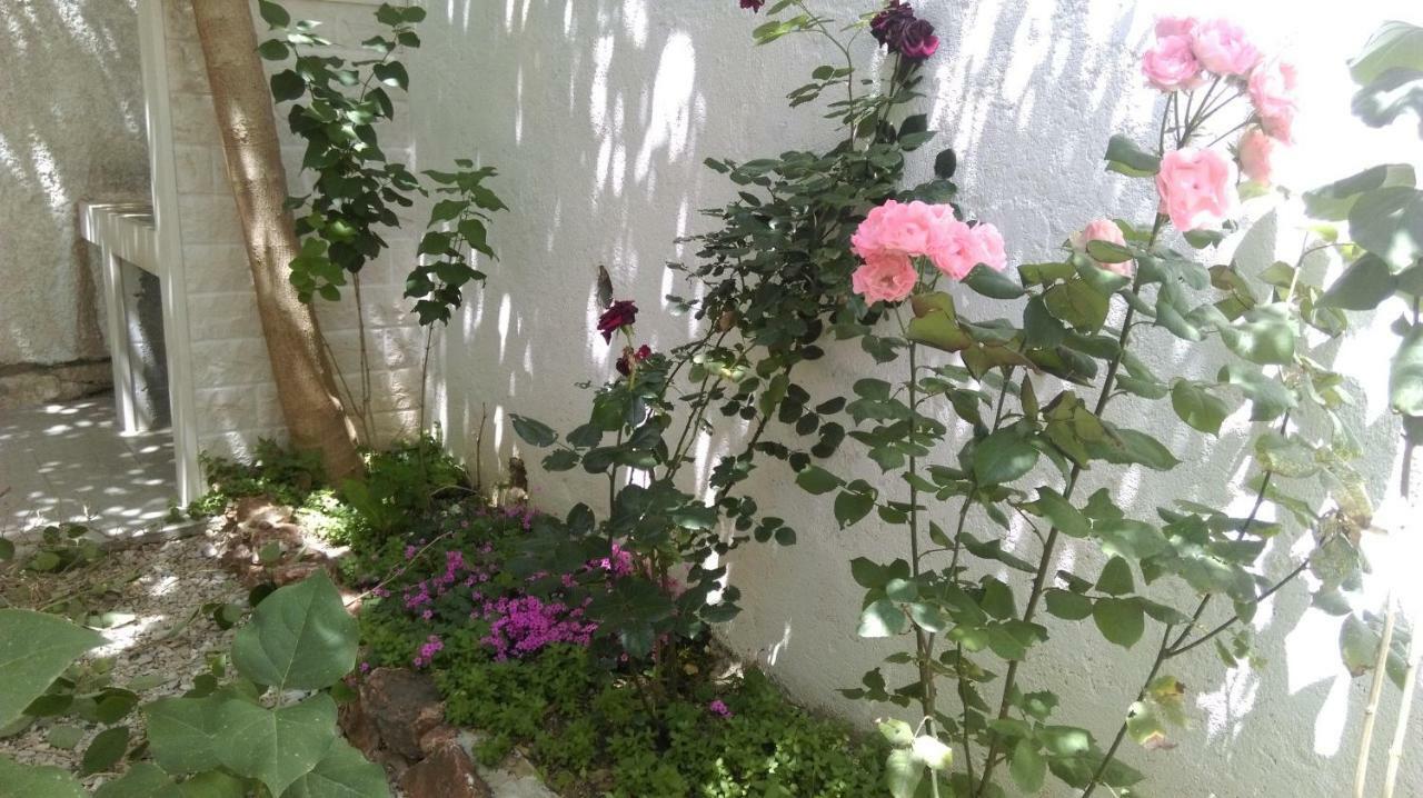 Apartman Restovic Bol Esterno foto