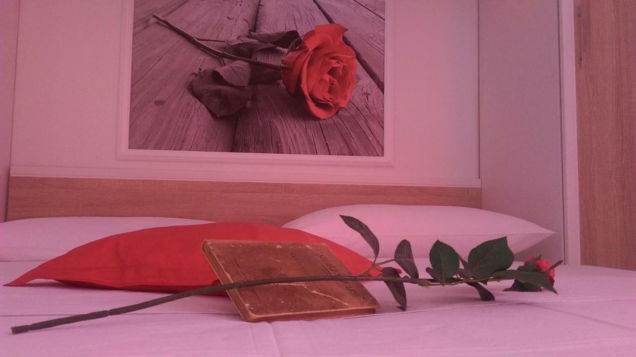 Apartman Restovic Bol Esterno foto