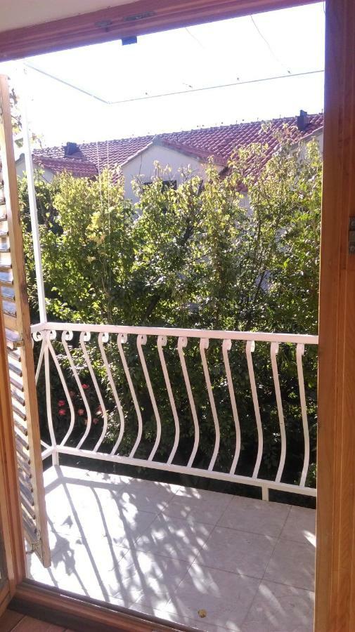 Apartman Restovic Bol Esterno foto