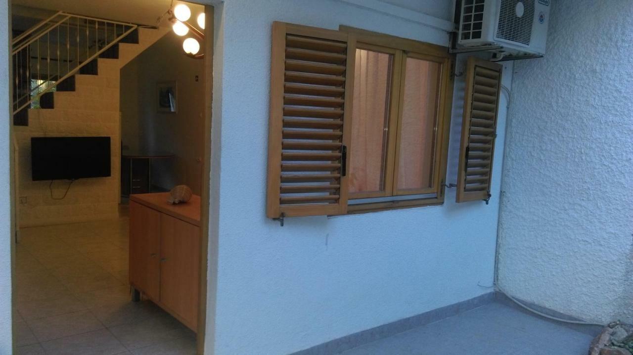Apartman Restovic Bol Esterno foto