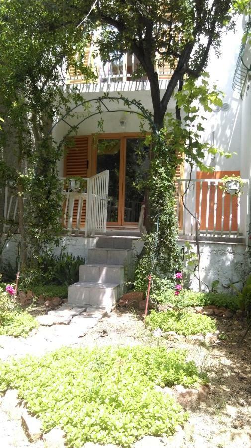 Apartman Restovic Bol Esterno foto