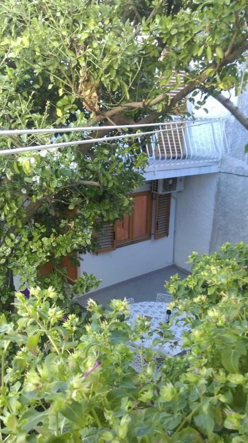 Apartman Restovic Bol Esterno foto