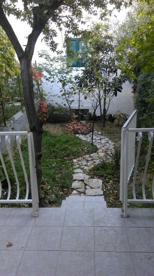 Apartman Restovic Bol Esterno foto