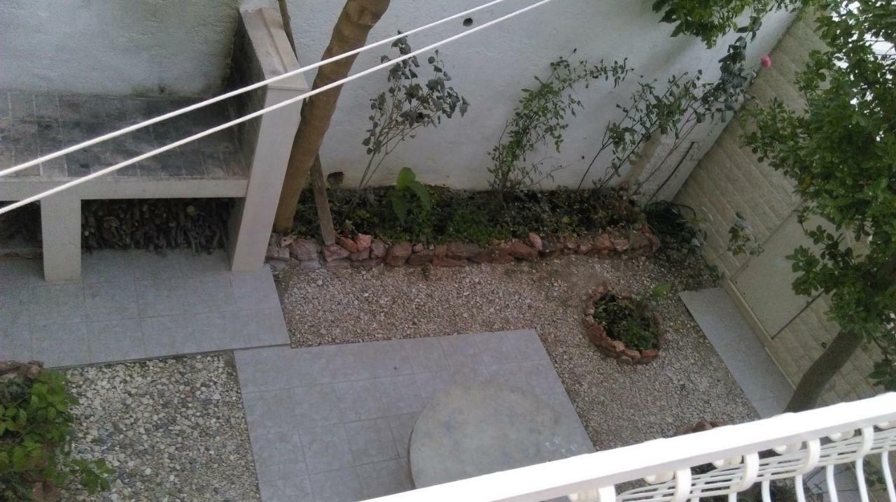 Apartman Restovic Bol Esterno foto