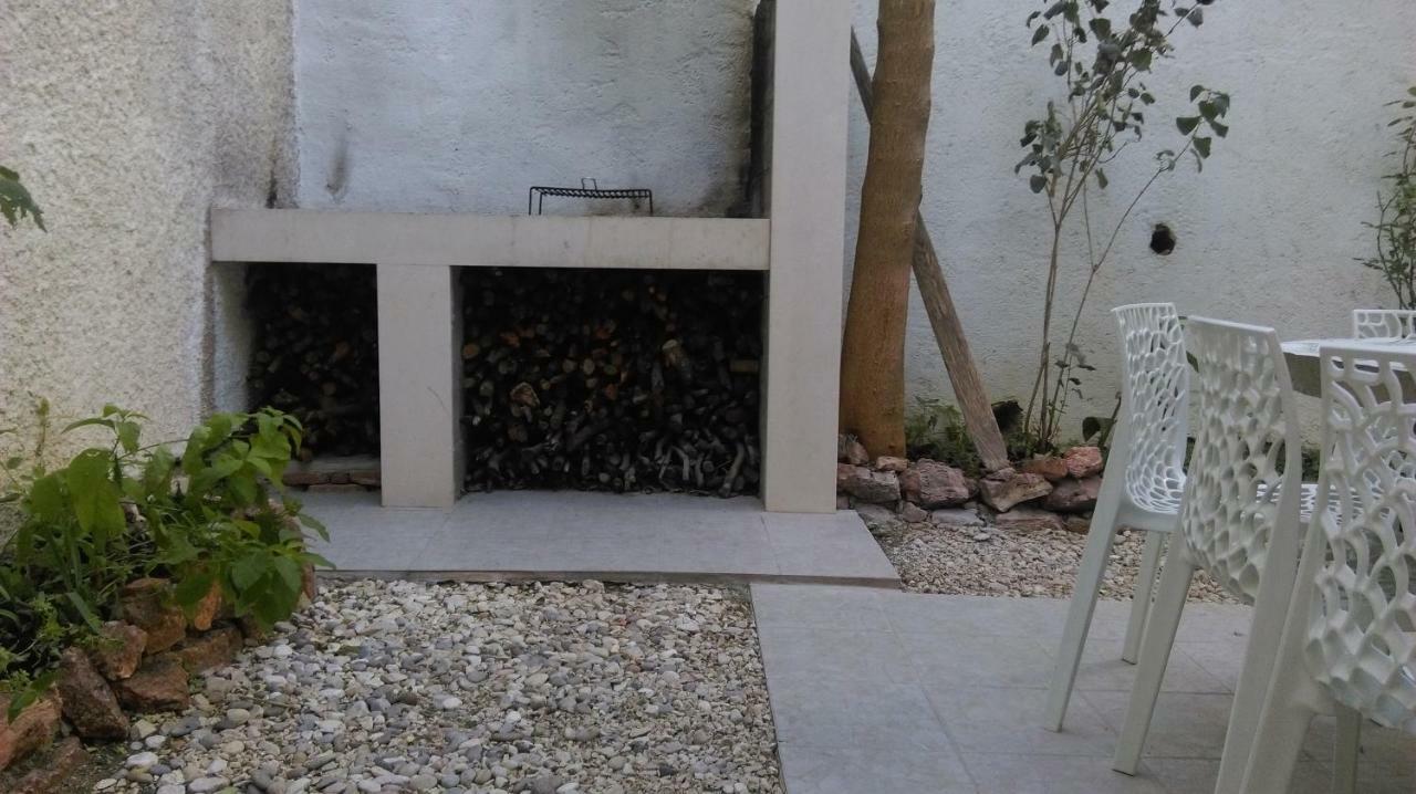 Apartman Restovic Bol Esterno foto